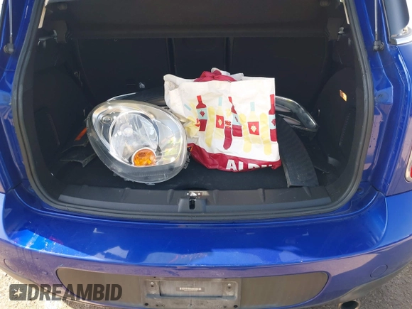 2015 MINI Countryman with VIN WMWZB3C56FWR43443, listed as a IAAI auction lot 41920848 with 91,192 mi miles and . Bid and sale history available at DreamBid. Image 12.