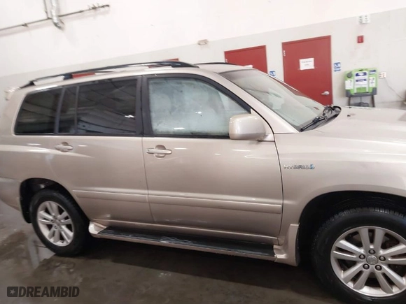 2007 Toyota Highlander Hybrid w/3rd Row with VIN JTEEW21A370043793, listed as a IAAI auction lot 41361431 with 232,237 mi miles. Bid and sale history available at carsss.com. Image 13.