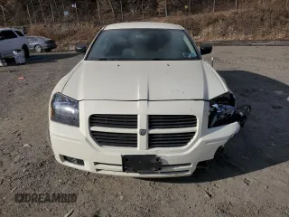 2005 Dodge Magnum SXT z VIN 2D4GZ48VX5H644848, wystawiony jako Copart lot #87614515 z przebiegiem 146 577 mil mil oraz Nie do naprawy • Non repairable. Historia ofert i sprzedaży dostępna na DreamBid. Obrazek 5.