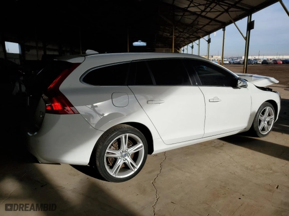 2016 Volvo V60 T5 Premier with VIN YV1612SK2G1309520, listed as a Copart auction lot 85510154 with 114,602 mi miles and Salvage Title. Bid and sale history available at carsss.com. Image 3.