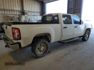 2009 GMC Sierra 1500 with VIN 1GTHC53K09F123683, listed as a Copart auction lot 86212884 with 341,816 mi miles and Salvage Title. Bid and sale history available at DreamBid. Image 3.