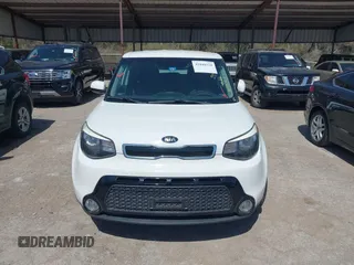 2016 Kia Soul + z VIN KNDJP3A56G7275580, wystawiony jako IAAI lot #41840328 z przebiegiem 94 859 mil mil oraz . Historia ofert i sprzedaży dostępna na DreamBid. Obrazek 12.