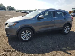 2017 Nissan Rogue SV with VIN JN1BJ1CR7HW139754, listed as a Copart auction lot 62303745 with 136,127 mi miles and Clean title. Bid and sale history available at DreamBid. Image 1.