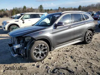 2022 BMW X1 xDrive28i with VIN WBXJG9C03N5U63862, listed as a Copart auction lot 80897614 with 29,398 mi miles and Salvage Title. Bid and sale history available at carsss.com. Image 1.