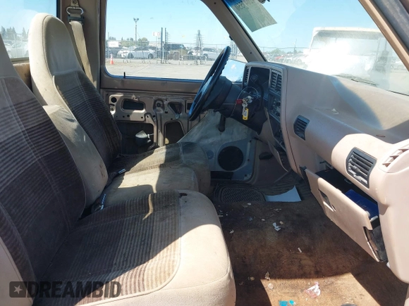 1992 Ford Ranger XLT with VIN 1FTCR10X4NPA94811, listed as a IAAI auction lot 42047550 with 37,763 mi miles. Bid and sale history available at carsss.com. Image 5.