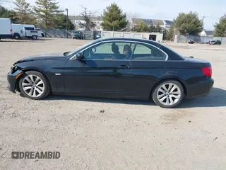 2013 BMW 3 Series 328i z VIN WBADW7C5XDE732643, wystawiony jako IAAI lot #41665789 z przebiegiem Nie podano mil oraz . Historia ofert i sprzedaży dostępna na DreamBid. Obrazek 14.