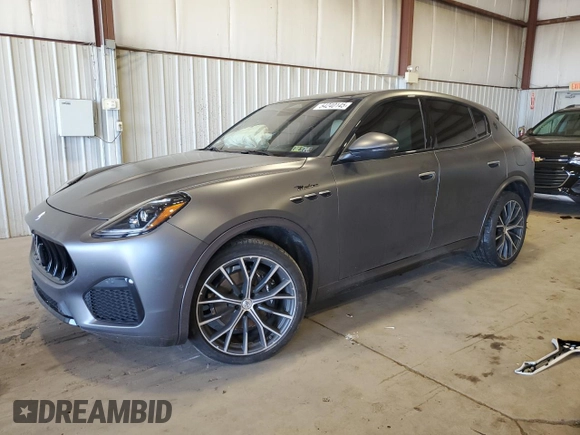 2023 Maserati Grecale Modena z VIN ZN682AVM3P7440115, wystawiony jako Copart lot #54240145 z przebiegiem Nie podano mil oraz Szkoda całkowita • Salvage title. Historia ofert i sprzedaży dostępna na DreamBid. Obrazek 1.