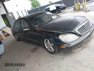 2004 Mercedes-Benz S 430 z VIN WDBNG70J74A398048, wystawiony jako IAAI lot #42289665 z przebiegiem 182 954 mil mil oraz . Historia ofert i sprzedaży dostępna na DreamBid. Obrazek 1.