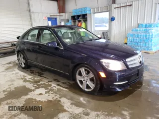2011 Mercedes-Benz C 300 Sport z VIN WDDGF8BB9BR135198, wystawiony jako Copart lot #58187185 z przebiegiem 102 248 mil mil oraz Czysty tytuł • Clean title. Historia ofert i sprzedaży dostępna na DreamBid. Obrazek 4.