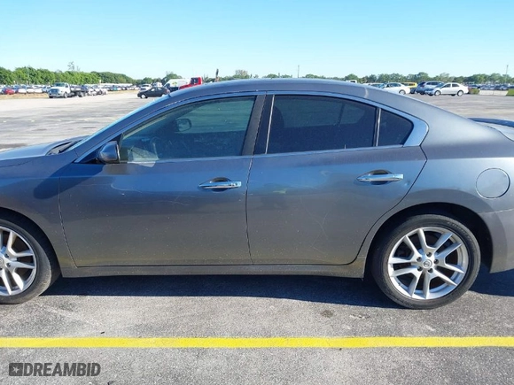 2014 Nissan Maxima 3.5 SV with VIN 1N4AA5AP7EC452694, listed as a IAAI auction lot 41828538 with 162,341 mi miles. Bid and sale history available at carsss.com. Image 6.