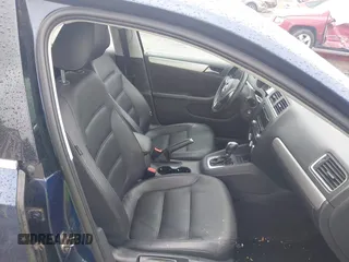 2013 Volkswagen Jetta SE with VIN 3VWDX7AJ0DM427871, listed as a IAAI auction lot 42264288 with 178,983 mi miles and . Bid and sale history available at DreamBid. Image 5.