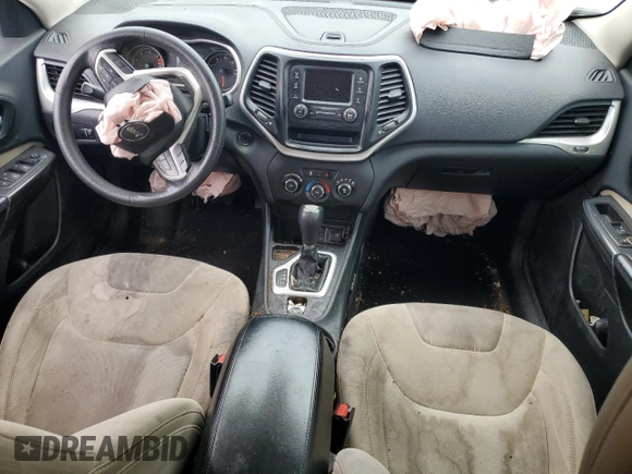 2016 Jeep Cherokee Sport z VIN 1C4PJLAB2GW207297, wystawiony jako Copart lot #60461045 z przebiegiem 146 175 mil mil oraz Szkoda całkowita • Salvage title. Historia ofert i sprzedaży dostępna na DreamBid. Obrazek 8.