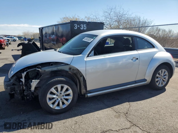 2014 Volkswagen Beetle Entry с VIN 3VWF17AT6EM642555, выставлен на аукционе Copart как лот 46953805 с пробегом 95 153 миль миль и Списание • Salvage title. История ставок и продаж доступна на DreamBid. Изображение 1.