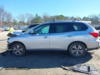 2018 Nissan Pathfinder SL with VIN 5N1DR2MM7JC647300, listed as a IAAI auction lot 41695700 with 124,573 mi miles. Bid and sale history available at carsss.com. Image 13.