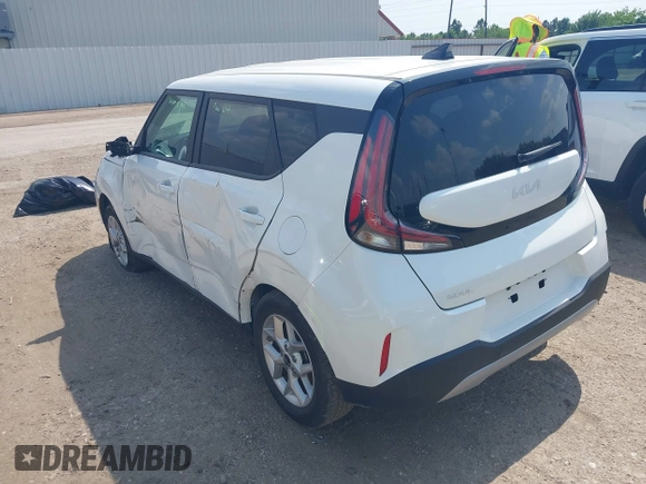 2024 Kia Soul S with VIN KNDJ23AU2R7913249, listed as a IAAI auction lot 42133638 with 22,663 mi miles and . Bid and sale history available at DreamBid. Image 3.