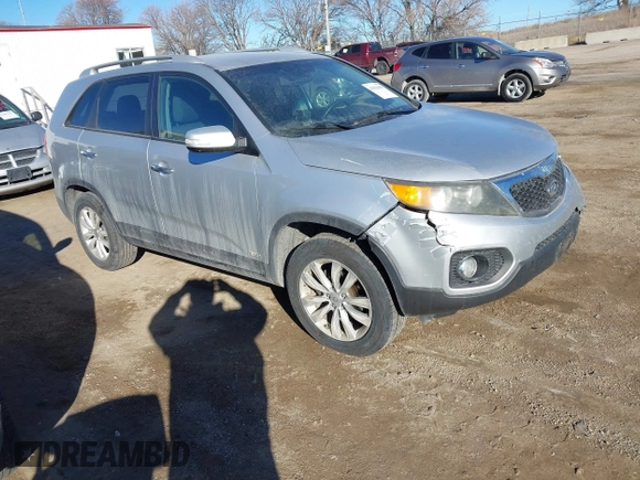 2011 Kia Sorento LX with VIN 5XYKTDA2XBG066656, listed as a IAAI auction lot 41624350 with 166,330 mi miles. Bid and sale history available at carsss.com. Image 1.