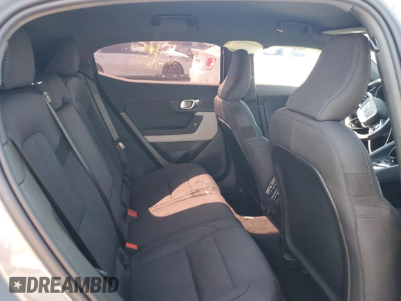 2023 Polestar 2 z VIN YSMEG3KA0PL141561, wystawiony jako Copart lot #74127034 z przebiegiem 45 215 mil mil oraz Czysty tytuł • Clean title. Historia ofert i sprzedaży dostępna na DreamBid. Obrazek 10.