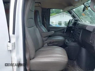 2020 Chevrolet Express Cargo with VIN 1GCWGAFGXL1232667, listed as a IAAI auction lot 42682111 with 90,751 mi miles and . Bid and sale history available at DreamBid. Image 5.