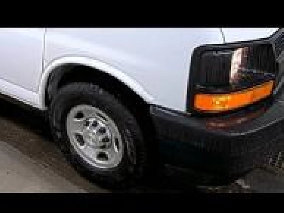 2017 Chevrolet Express Cargo z VIN 1GCWGAFF3H1158281, wystawiony jako IAAI lot #42566227 z przebiegiem 212 348 mil mil oraz . Historia ofert i sprzedaży dostępna na DreamBid. Obrazek 29.