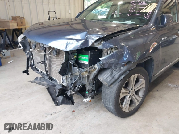2011 Toyota Highlander Limited with VIN 5TDYK3EH8BS026066, listed as a IAAI auction lot 42646319 with 118,317 mi miles and . Bid and sale history available at DreamBid. Image 6.