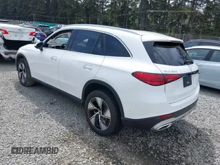 2024 Mercedes-Benz GLC 300 z VIN W1NKM4HB6RF216741, wystawiony jako IAAI lot #42216671 z przebiegiem Nie podano mil oraz . Historia ofert i sprzedaży dostępna na DreamBid. Obrazek 3.