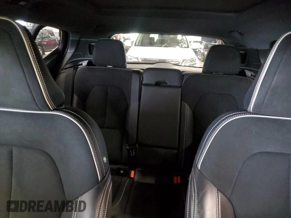 2021 Volvo XC40 с VIN YV4ED3UR8M2546301, выставлен на аукционе Copart как лот 56724205 с пробегом 19 132 миль миль и Списание • Salvage title. История ставок и продаж доступна на DreamBid. Изображение 10.