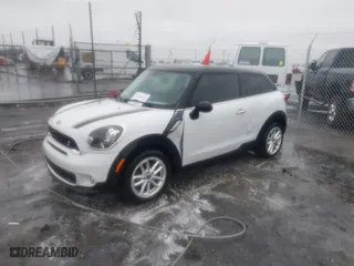 2015 MINI Cooper Paceman S with VIN WMWSS5C54FWN67368, listed as a IAAI auction lot 41526675 with 132720 miles. Bid and sale history available at carsss.com. Image 17.
