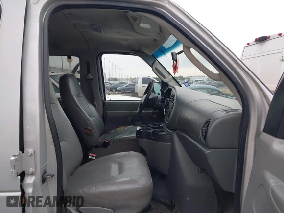 2007 Ford Econoline Passenger XL with VIN 1FBNE31L37DB46708, listed as a IAAI auction lot 41364840 with 268,211 mi miles. Bid and sale history available at carsss.com. Image 5.