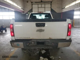 2008 Chevrolet Silverado 1500 Work Truck with VIN 1GCEK14X48Z116550, listed as a Copart auction lot 45712395 with 207,532 mi miles and Salvage Title. Bid and sale history available at carsss.com. Image 6.