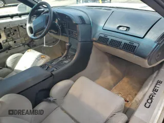 1993 Chevrolet Corvette z VIN 1G1YY23P1P5107306, wystawiony jako Copart lot #56667735 z przebiegiem Nie podano mil oraz Czysty tytuł • Clean title. Historia ofert i sprzedaży dostępna na DreamBid. Obrazek 8.