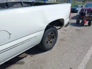 2000 GMC New Sierra 1500 SL with VIN 1GTEC14VXYE124476, listed as a IAAI auction lot 41918838 with 184,796 mi miles. Bid and sale history available at carsss.com. Image 20.