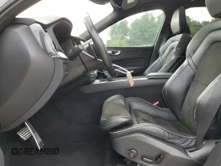 2019 Volvo XC60 R-Design z VIN LYVA22RM9KB233381, wystawiony jako Copart lot #67698424 z przebiegiem 66 835 mil mil oraz Szkoda całkowita • Salvage title. Historia ofert i sprzedaży dostępna na DreamBid. Obrazek 7.