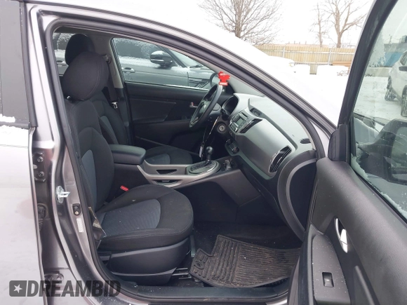 2016 Kia Sportage LX with VIN KNDPB3AC2G7847526, listed as a IAAI auction lot 41326209 with 202,657 mi miles. Bid and sale history available at carsss.com. Image 5.