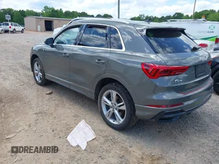 2020 Audi Q3 S line Premium Plus z VIN WA1EECF34L1030072, wystawiony jako IAAI lot #42198776 z przebiegiem 20 362 mil mil oraz . Historia ofert i sprzedaży dostępna na DreamBid. Obrazek 3.