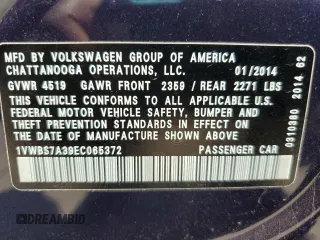 2014 Volkswagen Passat SE z VIN 1VWBS7A39EC065372, wystawiony jako Copart lot #56692415 z przebiegiem 83 257 mil mil oraz Szkoda całkowita • Salvage title. Historia ofert i sprzedaży dostępna na DreamBid. Obrazek 13.