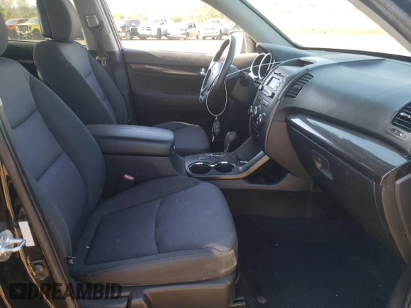 2012 Kia Sorento LX with VIN 5XYKTDA2XCG195661, listed as a Copart auction lot 46891985 with 0 mi miles and Non Repairable. Bid and sale history available at carsss.com. Image 5.