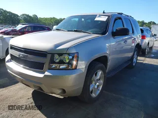 2007 Chevrolet Tahoe LT with VIN 1GNFK13097R174619, listed as a IAAI auction lot 42335491 with 207,265 mi miles and . Bid and sale history available at DreamBid. Image 2.