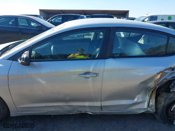 2018 Hyundai Elantra SE with VIN 5NPD74LF7JH278256, listed as a IAAI auction lot 41629068 with 32,010 mi miles. Bid and sale history available at carsss.com. Image 14.
