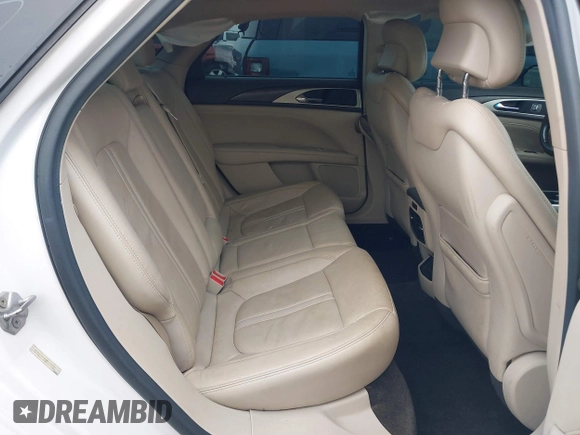 2017 Lincoln MKZ Reserve z VIN 3LN6L5E9XHR619962, wystawiony jako IAAI lot #41791188 z przebiegiem 143 955 mil mil oraz . Historia ofert i sprzedaży dostępna na DreamBid. Obrazek 8.