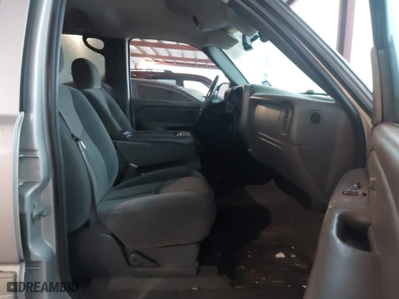 2004 Chevrolet Silverado 1500 Crew Cab LS with VIN 2GCEC13TX41390981, listed as a IAAI auction lot 42084772 with 108,207 mi miles. Bid and sale history available at carsss.com. Image 5.