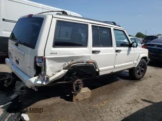 1998 Jeep Cherokee Sport with VIN 1J4FJ68S1WL259582, listed as a Copart auction lot 68115624 with 235,380 mi miles and Salvage Title. Bid and sale history available at carsss.com. Image 3.