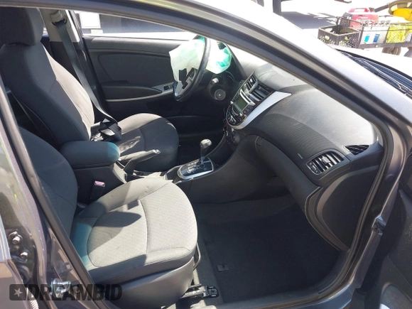 2012 Hyundai Accent SE z VIN KMHCU5AE5CU022142, wystawiony jako IAAI lot #42203812 z przebiegiem 89 196 mil mil oraz . Historia ofert i sprzedaży dostępna na DreamBid. Obrazek 5.