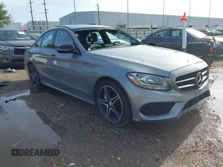 2016 Mercedes-Benz C 300 Luxury z VIN 55SWF4KB8GU142847, wystawiony jako IAAI lot #42465140 z przebiegiem 85 363 mil mil oraz . Historia ofert i sprzedaży dostępna na DreamBid. Obrazek 1.