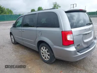 2014 Chrysler Town & Country Touring z VIN 2C4RC1BG0ER247062, wystawiony jako IAAI lot #42176433 z przebiegiem 200 089 mil mil oraz . Historia ofert i sprzedaży dostępna na DreamBid. Obrazek 3.