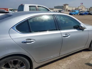 2007 Lexus LS 460 with VIN JTHBL46FX75007410, listed as a IAAI auction lot 42272303 with Not Provided miles and . Bid and sale history available at DreamBid. Image 12.