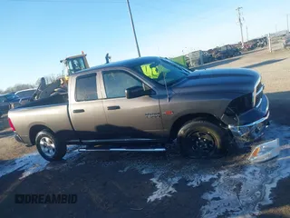 2016 Ram 1500 Tradesman z VIN 1C6RR7FM0GS124372, wystawiony jako IAAI lot #41235473 z przebiegiem 155 207 mil mil oraz . Historia ofert i sprzedaży dostępna na DreamBid. Obrazek 13.