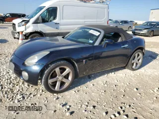 2008 Pontiac Solstice z VIN 1G2MC35B68Y126417, wystawiony jako Copart lot #45999195 z przebiegiem 131 368 mil mil oraz Tytuł czysty. Historia ofert i sprzedaży dostępna na DreamBid. Obrazek 1.