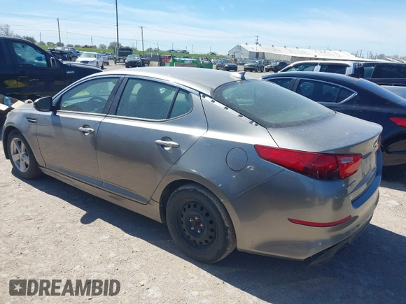 2015 Kia Optima LX z VIN 5XXGM4A70FG463799, wystawiony jako IAAI lot #41815630 z przebiegiem 175 637 mil mil oraz . Historia ofert i sprzedaży dostępna na DreamBid. Obrazek 3.