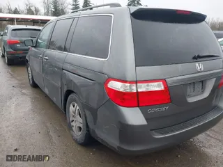 2007 Honda Odyssey EX-L with VIN 5FNRL38687B462147, listed as a IAAI auction lot 41855258 with 272,015 mi miles. Bid and sale history available at carsss.com. Image 3.