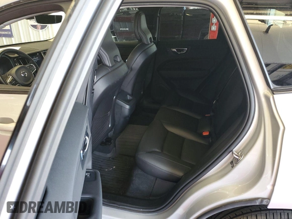 2024 Volvo XC60 Core Dark Theme z VIN YV4L12RK7R1929374, wystawiony jako IAAI lot #42537657 z przebiegiem 48 177 mil mil oraz . Historia ofert i sprzedaży dostępna na DreamBid. Obrazek 23.